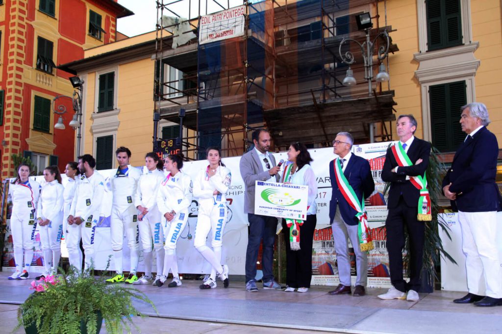 I campioni della Scherma in piazza a Chiavari